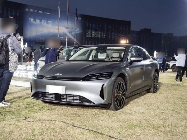 优配送 奇瑞版“迈巴瑞”亮相，预售不足16万配激光雷达可选四座布局